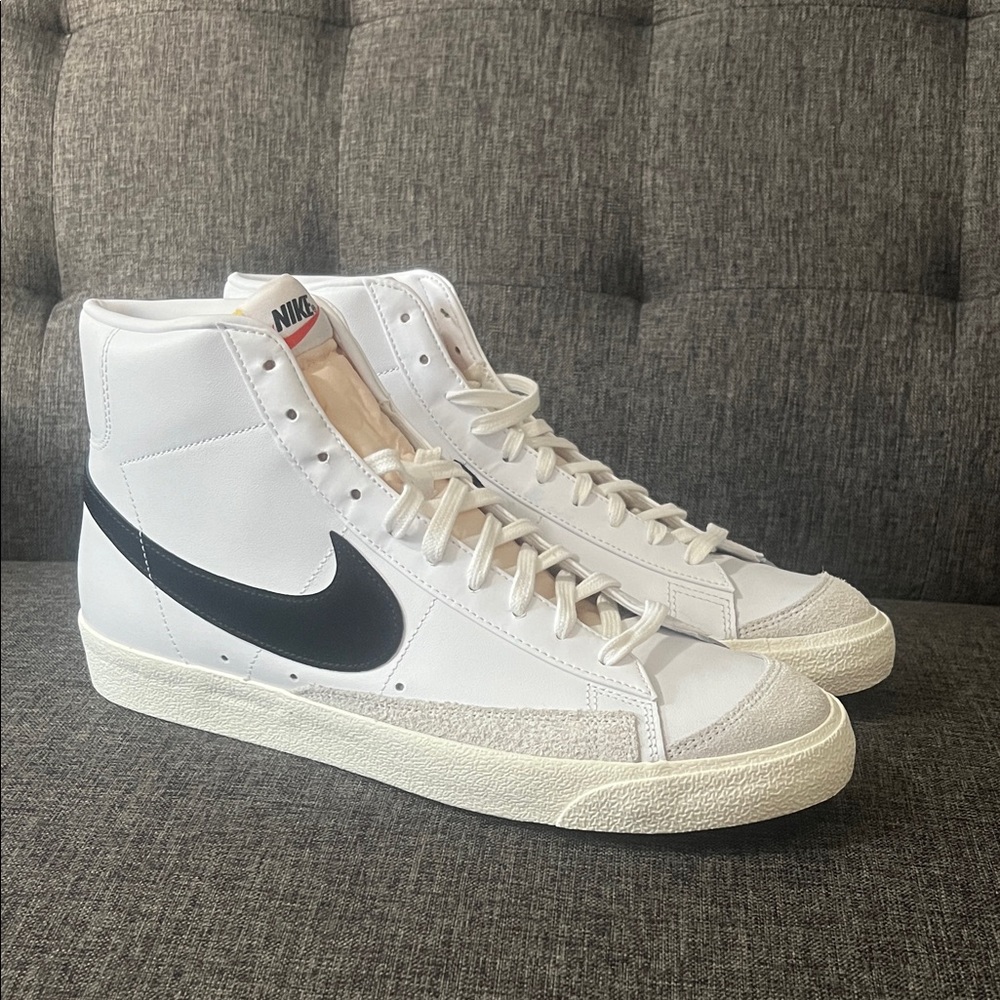 Nike Men's White and Black High-Top Sneakers *New*